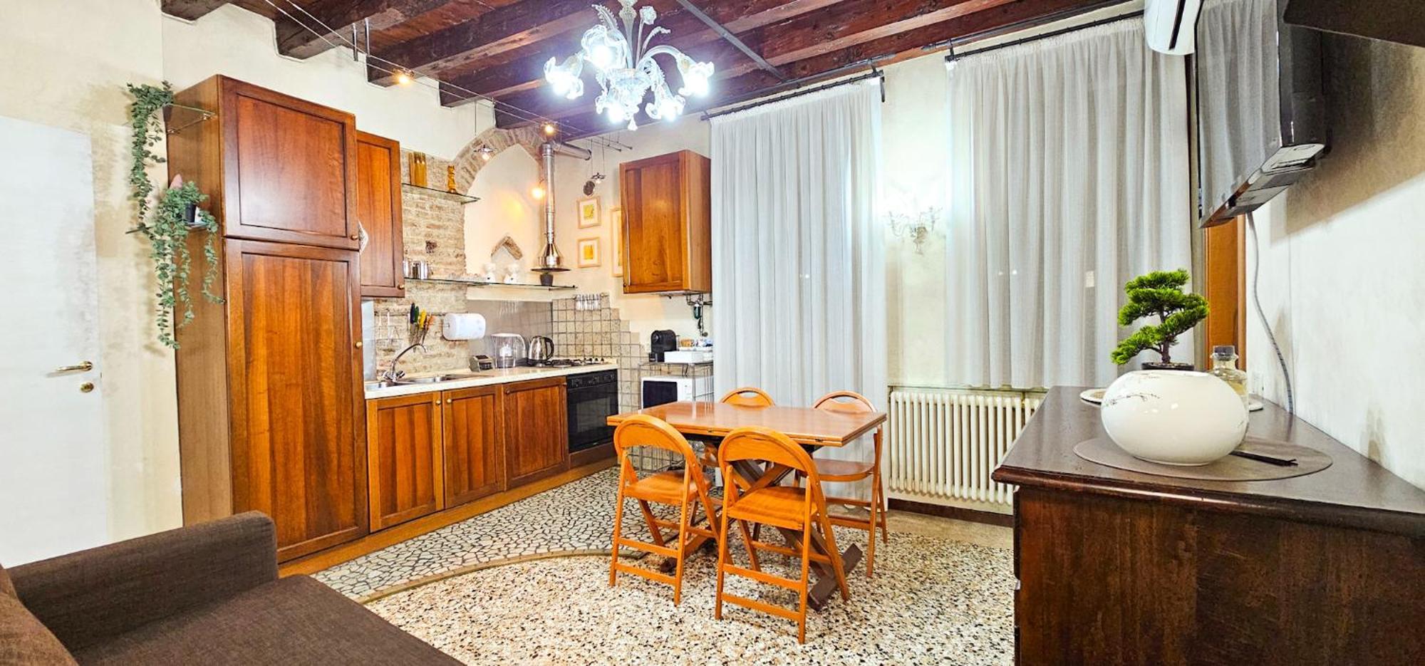 Del 1800 Nel Centro Storico Di Apartament